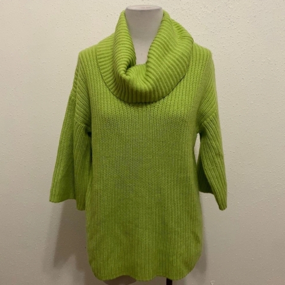 New York & Company Lime Cowl Neck Sweater Sz XS O'sized - Picture 1 of 4